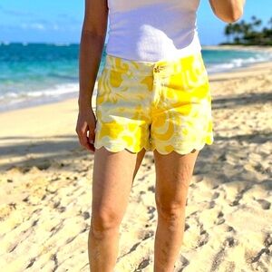 Lily Pulitzer Buttercup Scalloped Edge 100% Cotton Shorts Size 4 NWOT
